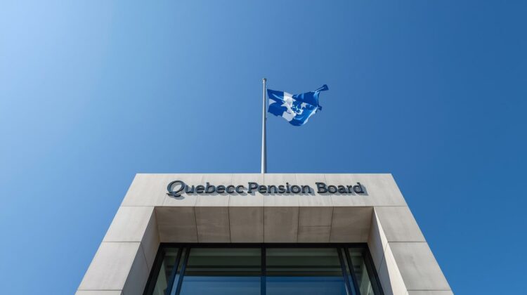 Jusqu’à 2 395 $ versés en quelques jours : la pension du Québec arrive à la fin du mois