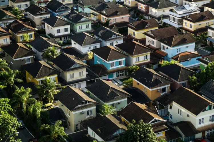 CREA Lowers Home Sales Forecast 2026 as Canada Housing Market Faces Weak Start and Price Pressure