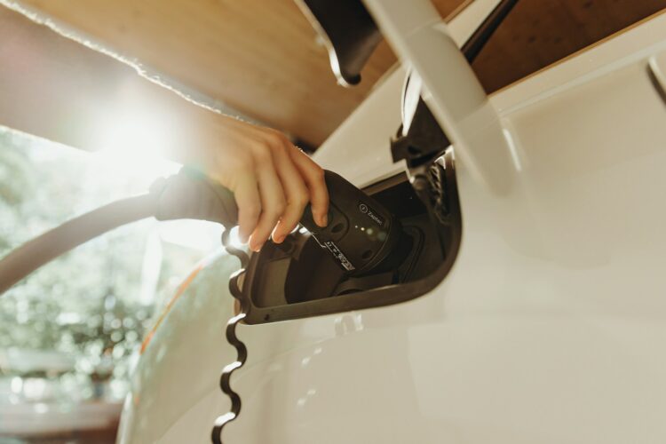 $122 Million in EV Rebates Already Claimed as Canada’s New EV Rebate Program Faces Dealer Payment Delays