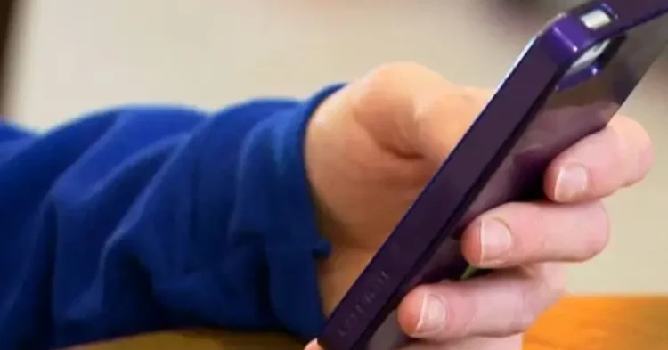 Changes Coming to Some Cellphone Plans in Canada