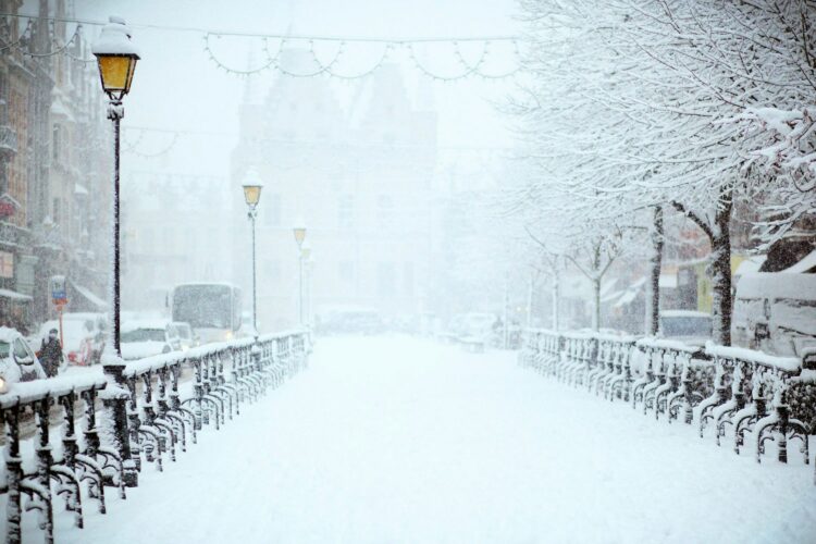 Colorado Snow Storm Weather Forecast 2026: Late-Season Blizzard Shuts Down Denver, Grounds Flights, and Triggers Widespread Power Outages