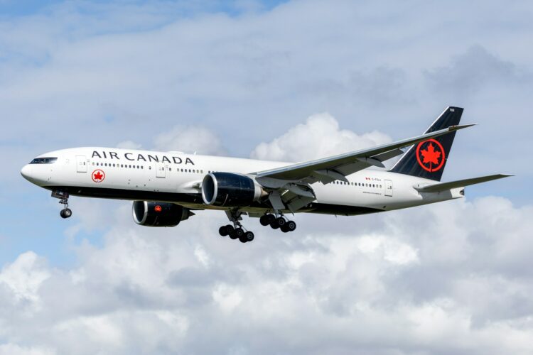 Flights Cancelled in Canada: Major Travel Chaos Hits Toronto, Calgary, Ottawa and Vancouver as Delays Surge Nationwide