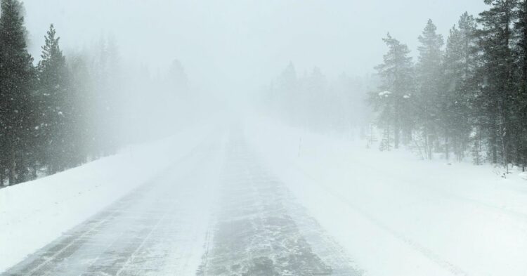 I-5 Snow Wind Closure Chaos: Massive Western Storm Slams 10 States With Blizzard Snow, 70 MPH Winds, and Dangerous Highway Shutdown Threats