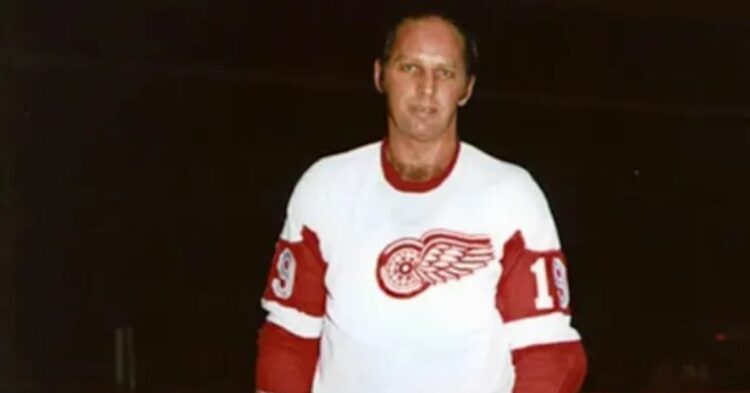 NHL Legend Dennis Hull Dies at 81 Remembering the Chicago Blackhawks Star Who Built His Own Legacy Beyond Bobby Hull