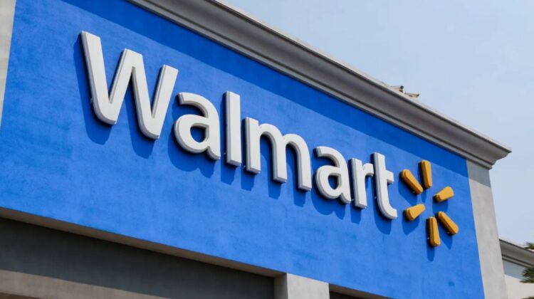 Walmart Cart Rules Change Sparks Safety Debate as Walmart Pickup Order Workers Face New Push-and-Pull Policies