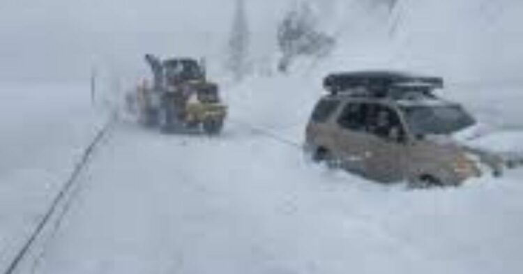 Winter Storm Warning: Up to 20 Inches of Snow and 60 MPH Winds Slam I-80 as Wyoming Faces Dangerous Blizzard Conditions