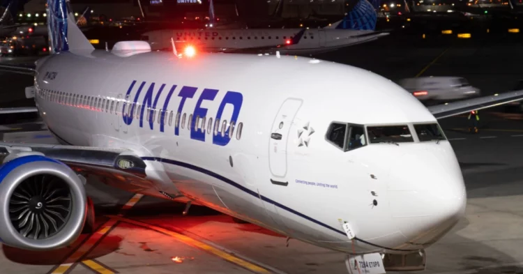 United Airlines Flight UAL1361, a Boeing 737-7V3 Operating from Windsor Locks to Houston, Diverts to Nashville Unexpected Route Change Sparks Questions Across the United States